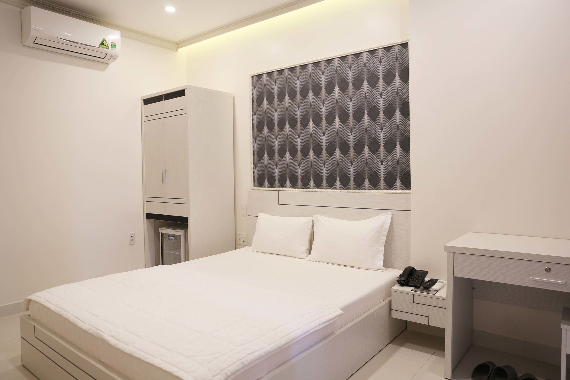 Bin Bin Hotel 4 - Near Sunrise City D7 Ho Chi Minh City Exterior photo