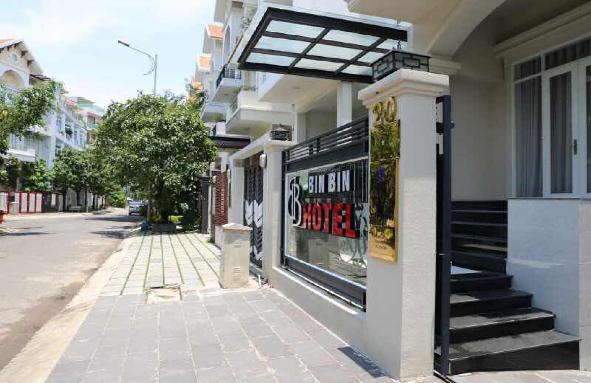 Bin Bin Hotel 4 - Near Sunrise City D7 Ho Chi Minh City Exterior photo