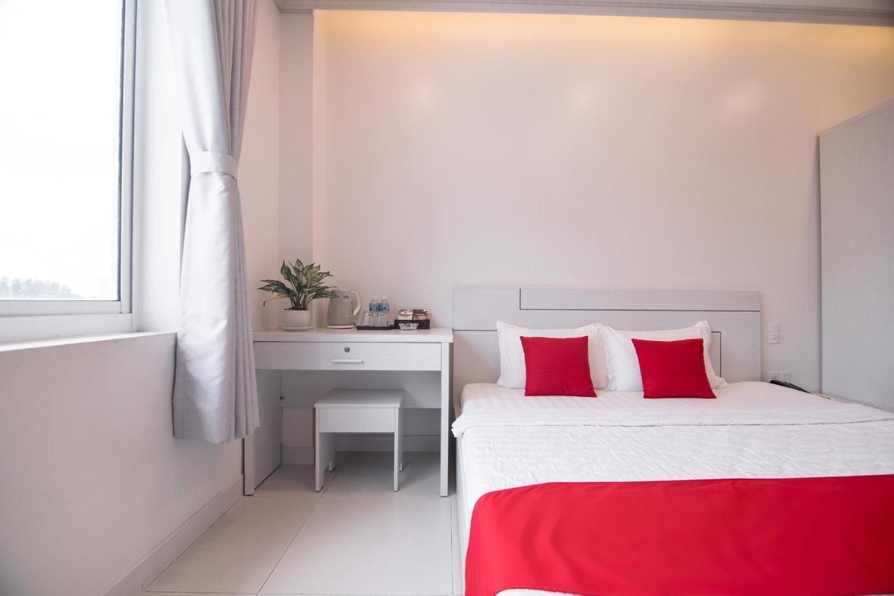 Bin Bin Hotel 4 - Near Sunrise City D7 Ho Chi Minh City Exterior photo